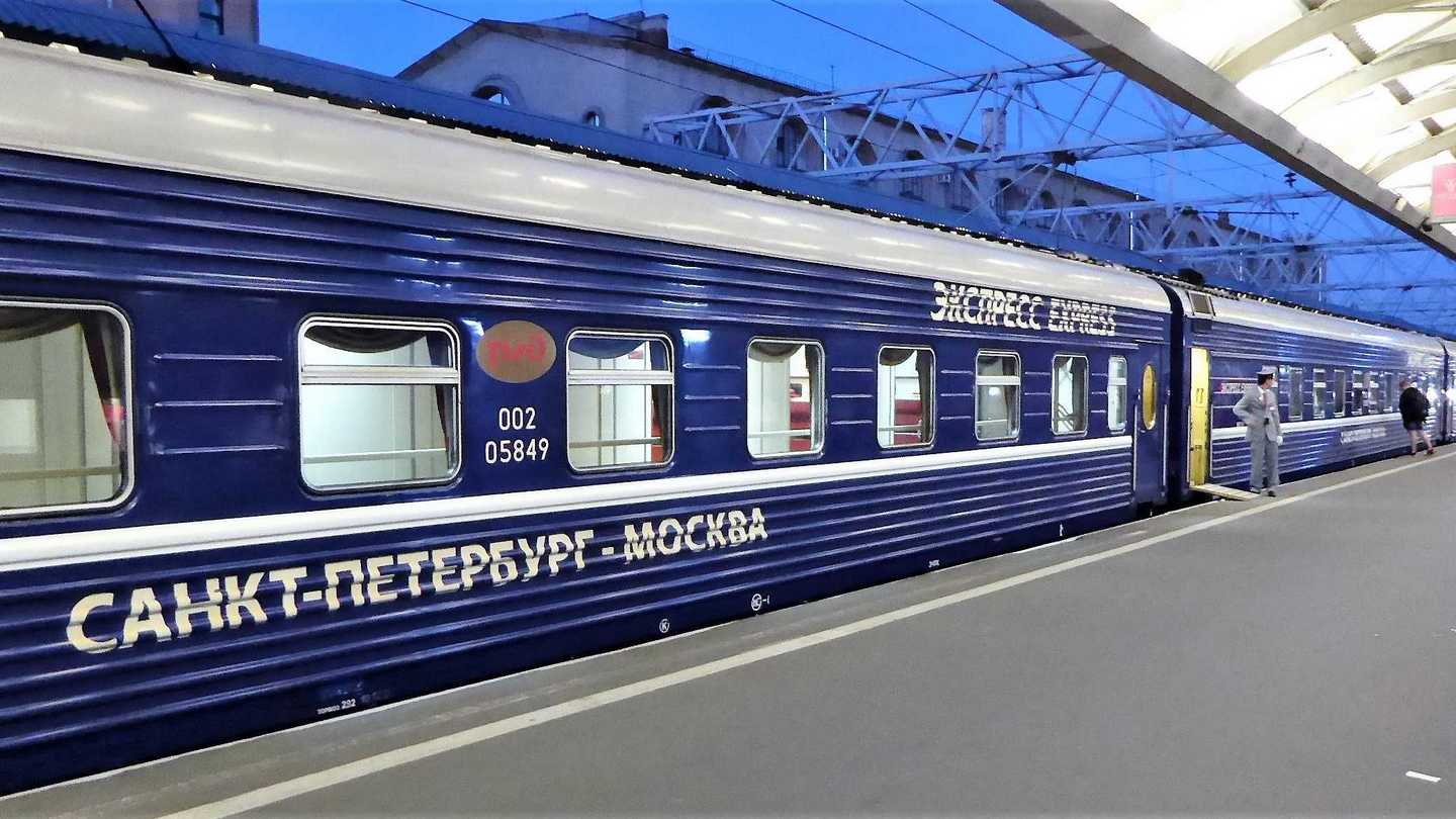 Дополнительные поезда между Москвой и Петербургом назначат в период весенних каникул