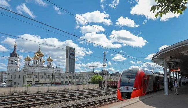 “Ласточки” между Москвой и Санкт-Петербургом 