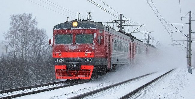 100 электричек на праздники