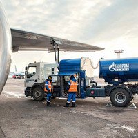 Заправка самолета топливом
